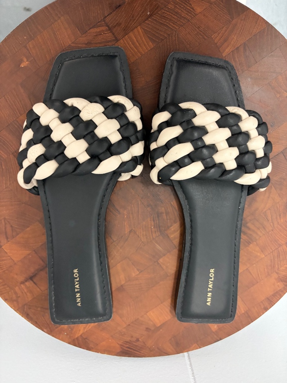 Ann Taylor Woven Puffy Leather Black and White Slide Sandals Size 8.5
